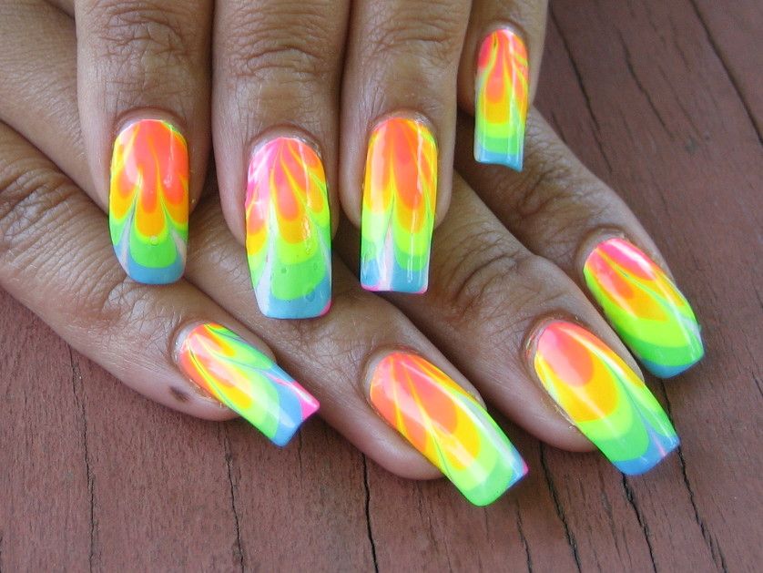 Маникюр - Радужный цветок