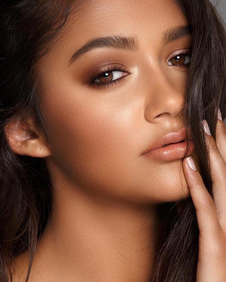 Макияж для девушек со смуглой кожей
