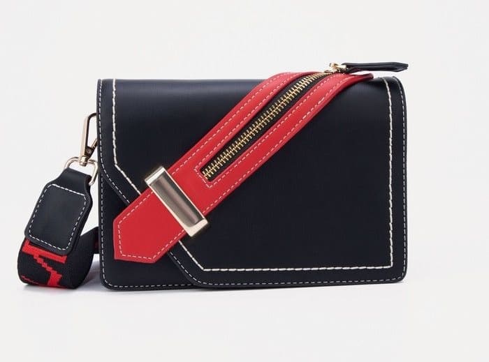 Сумка-мессенджер — хит весны 2026