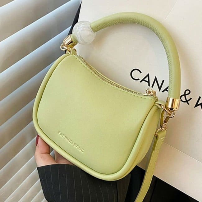 Пастельная, футуристическая версия сумки-мессенджера.