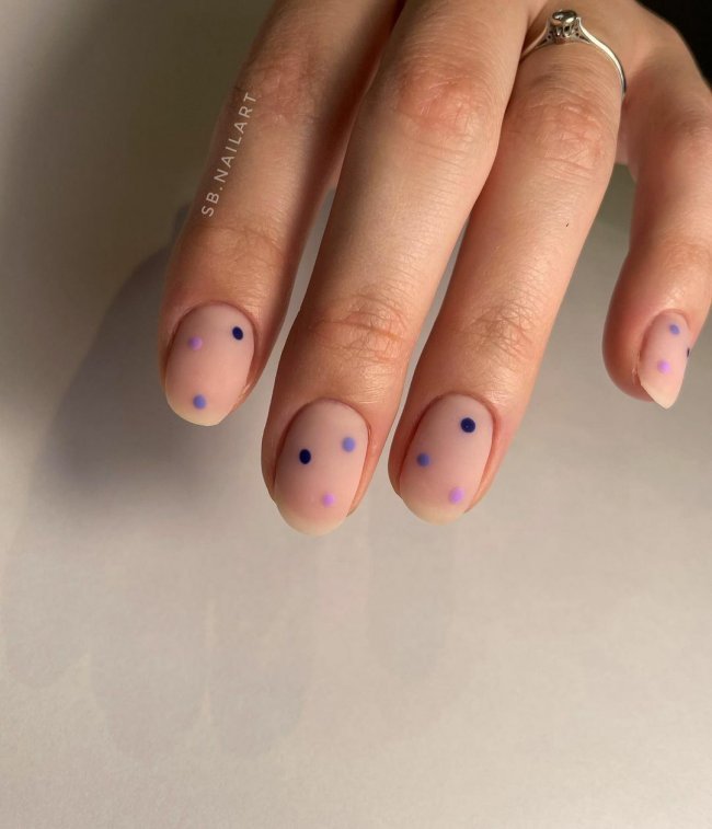 кремовый и горошек