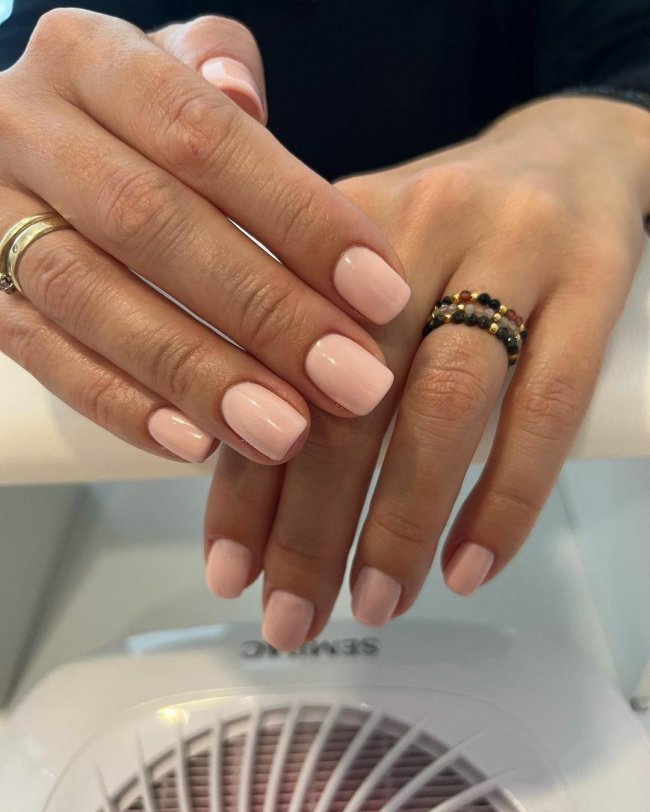 кремовый и горошек