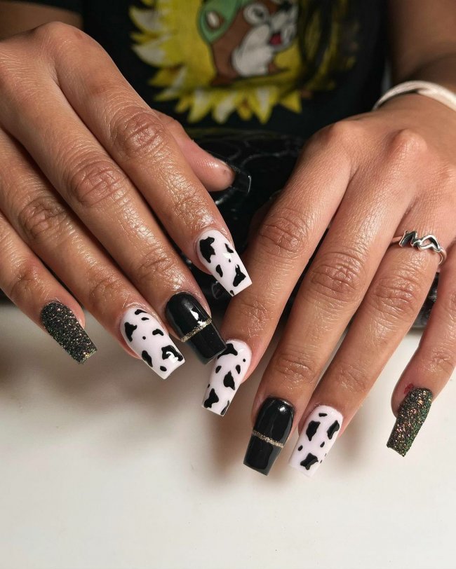 Коровьи пятна на ногтях