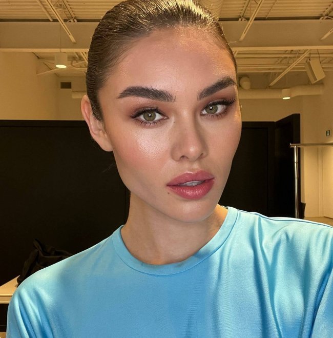 Влажный макияж кожи: тренд весны и лета 2026 года!