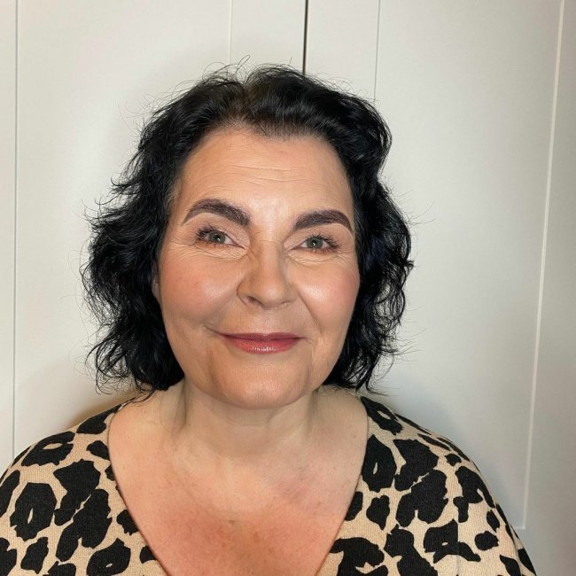 Влажный макияж для зрелой кожи.