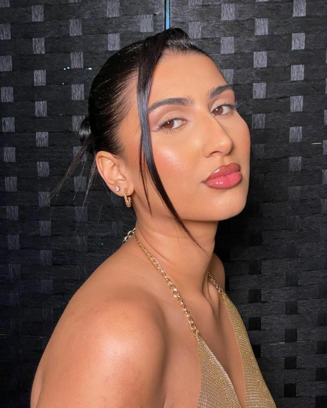 Влажный макияж для жирной кожи.