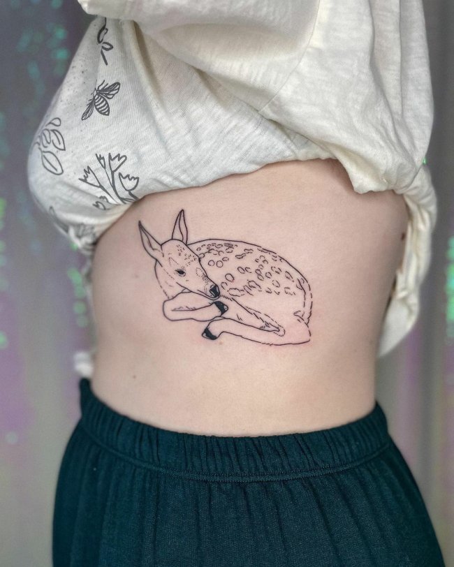 Тату на ребрах для девушек