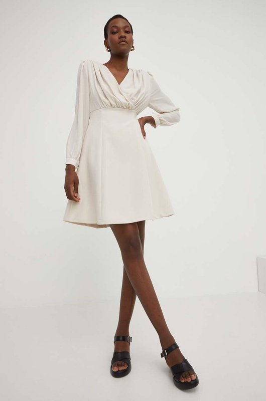 Фасон платьев скрывающих живот: как визуально скрыть проблемные места