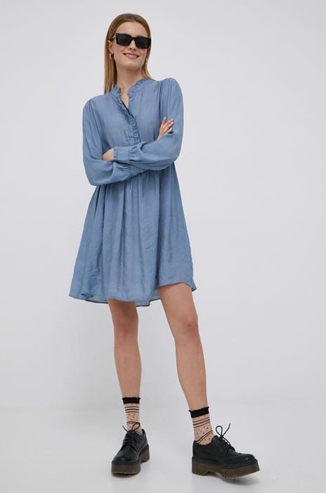 Синее платье свободного кроя 