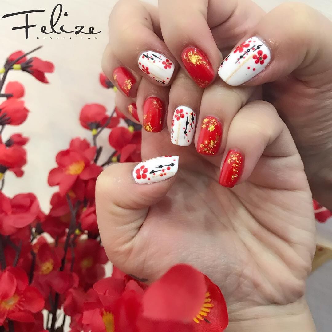 Маникюр для рожденных в год лошади