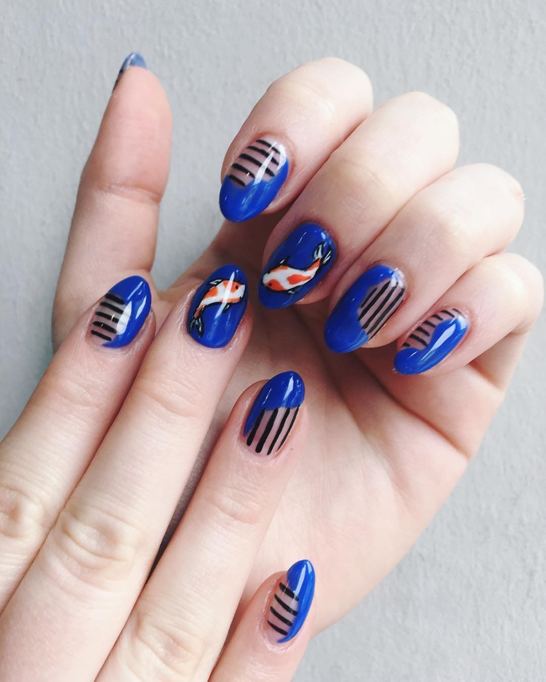 Маникюр для рожденных в год петуха