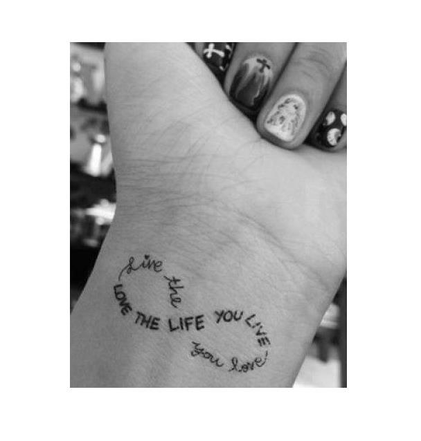 Татуировка на запястье